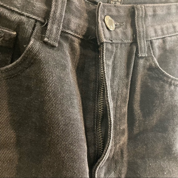 PRETTY LITTLE THING Sz 6 Washed Black Slashed  Knee Long Straight Leg Jeans - Picture 10 of 14